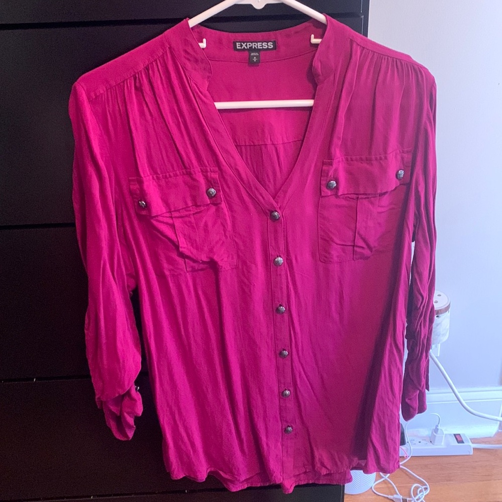 Express button up. Sleeves can be rolled up
